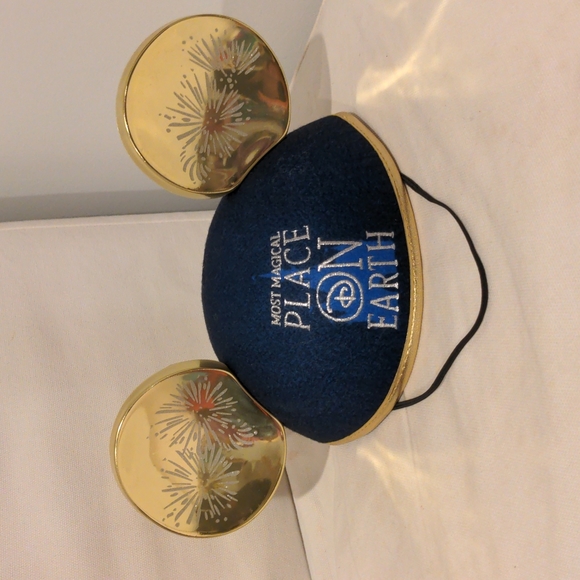 WDW Castle Mickey Ears - Picture 1 of 4